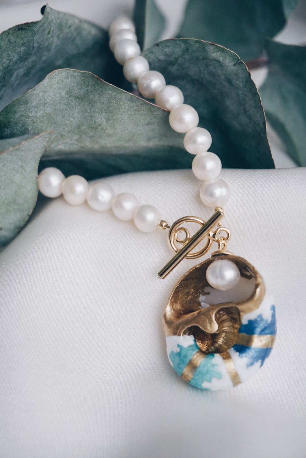 Napoli sea snail necklace