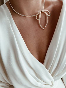 Veneta bow pearl necklace