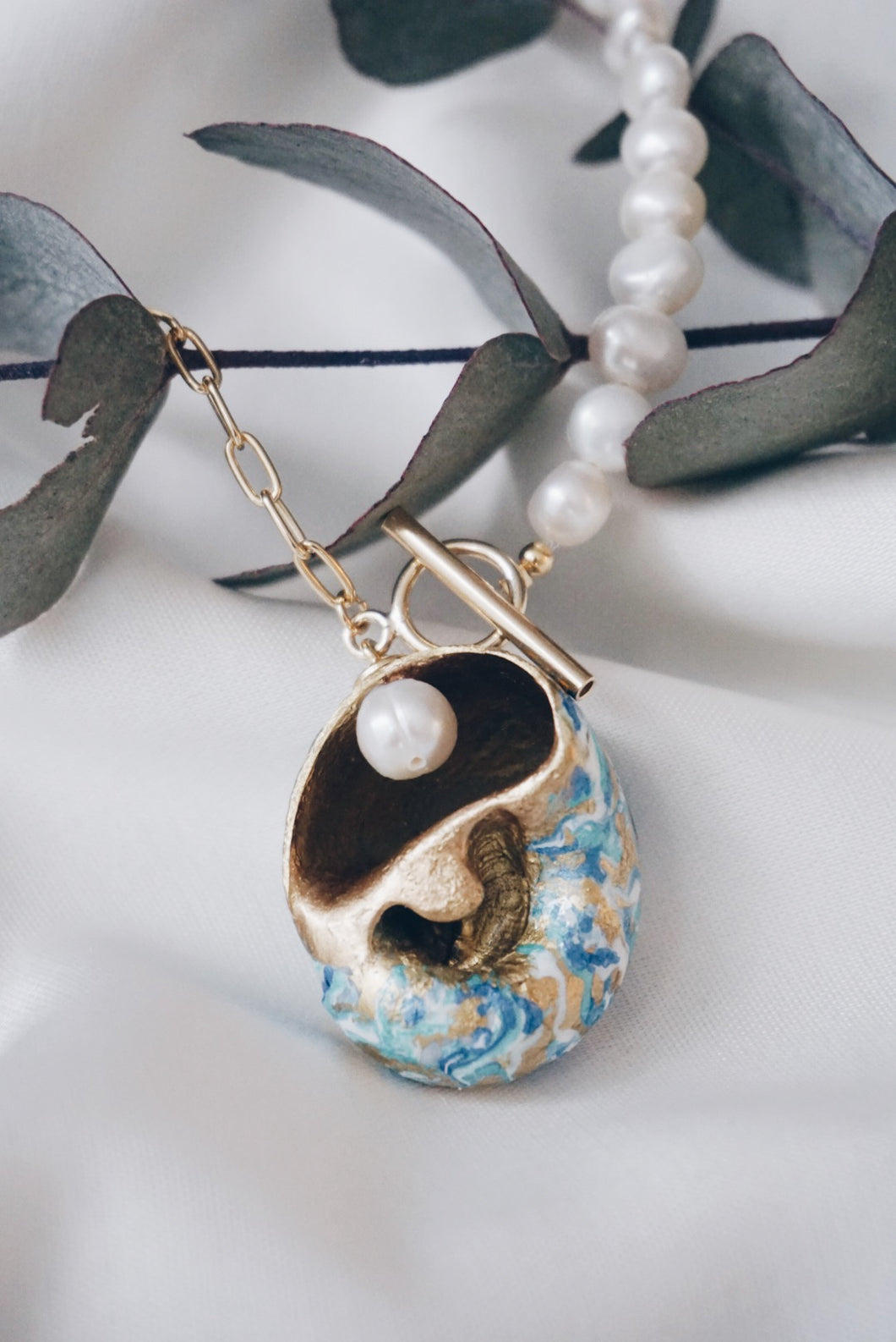 Pisa  sea snail necklace