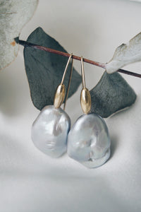 Fiona pearl earrings