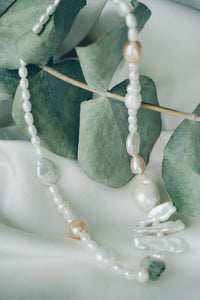 Thea pearl necklace