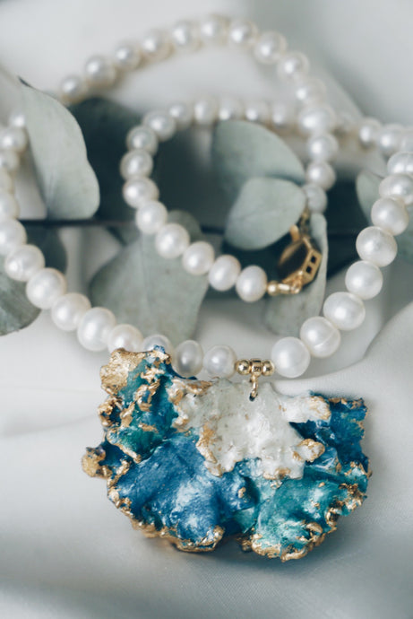 Olive moss pearl necklace