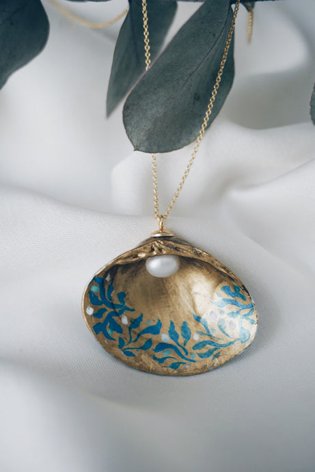 Moon seashell necklace