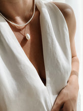 Drop pearl necklace
