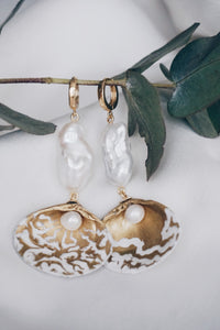 White baroque seashell earrings
