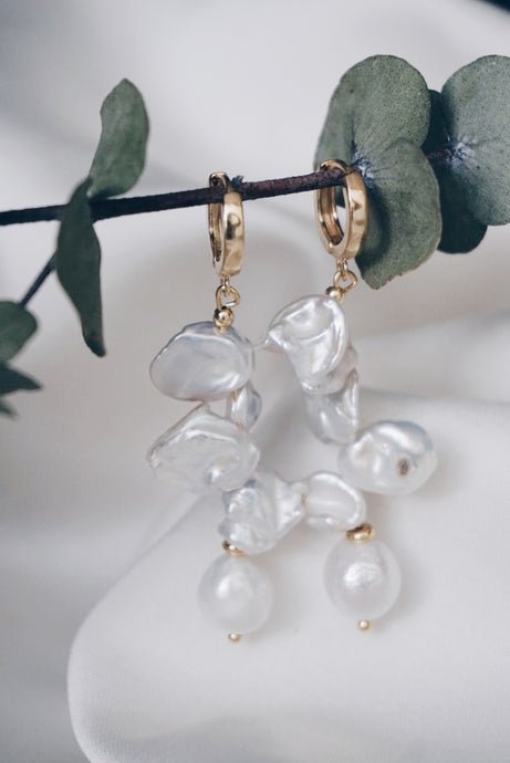 Clara pearl earrings