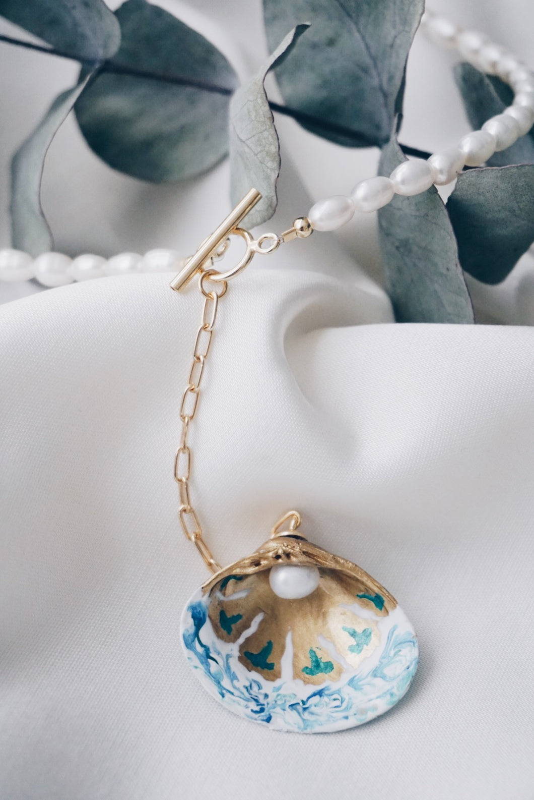 Mia seashell chain necklace
