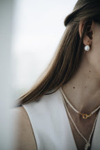 Lia pearl earrings
