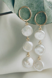 Ria pearl earrings