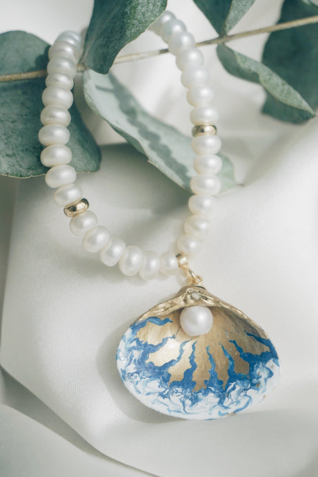 Amalfi whitea seashell necklace