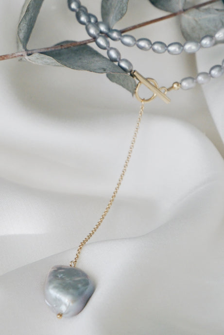 Grey amber pearl necklace