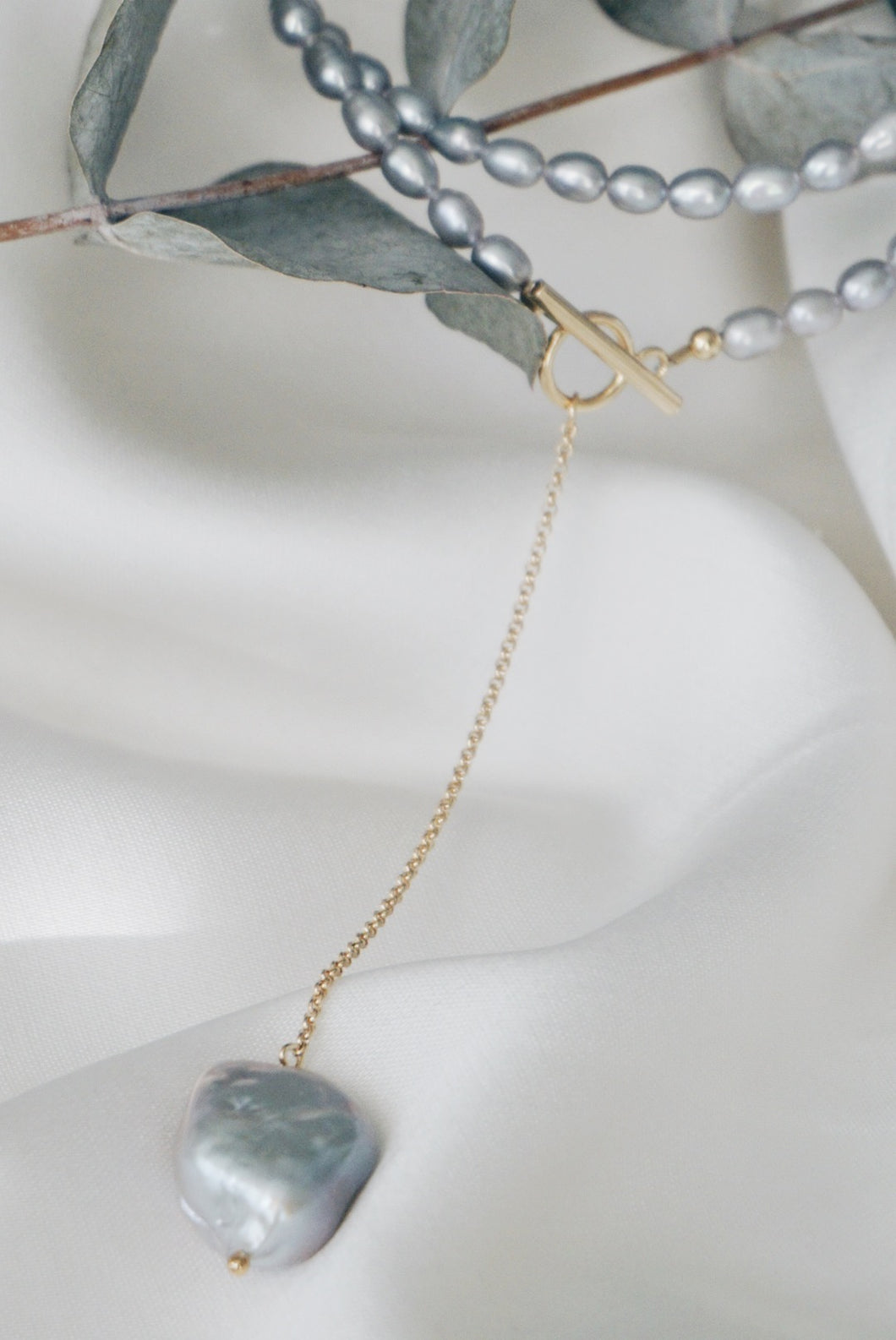 Grey amber pearl necklace