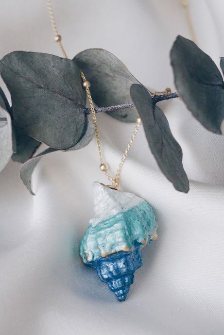 Lia seashell necklace
