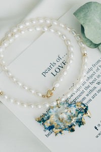 Blue moss pearl necklace