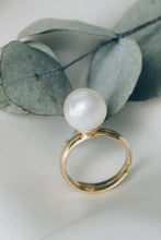 Mia round pearl ring