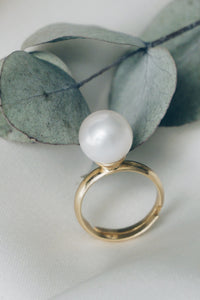 Mia round pearl ring