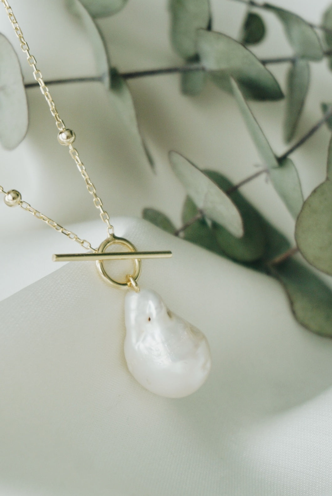 Lia baroque chain necklace