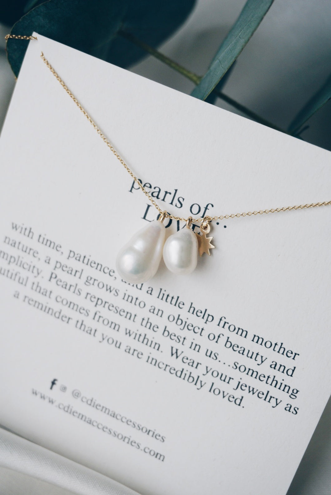 Chloe pearl chain necklace