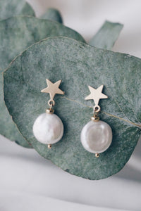Mini star pearl earrings