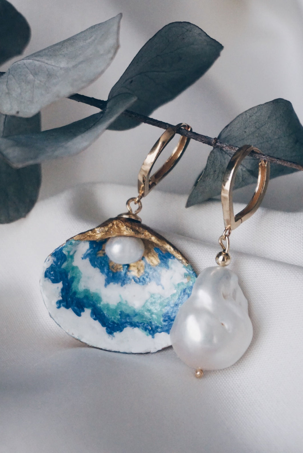 Waves seashell earrings