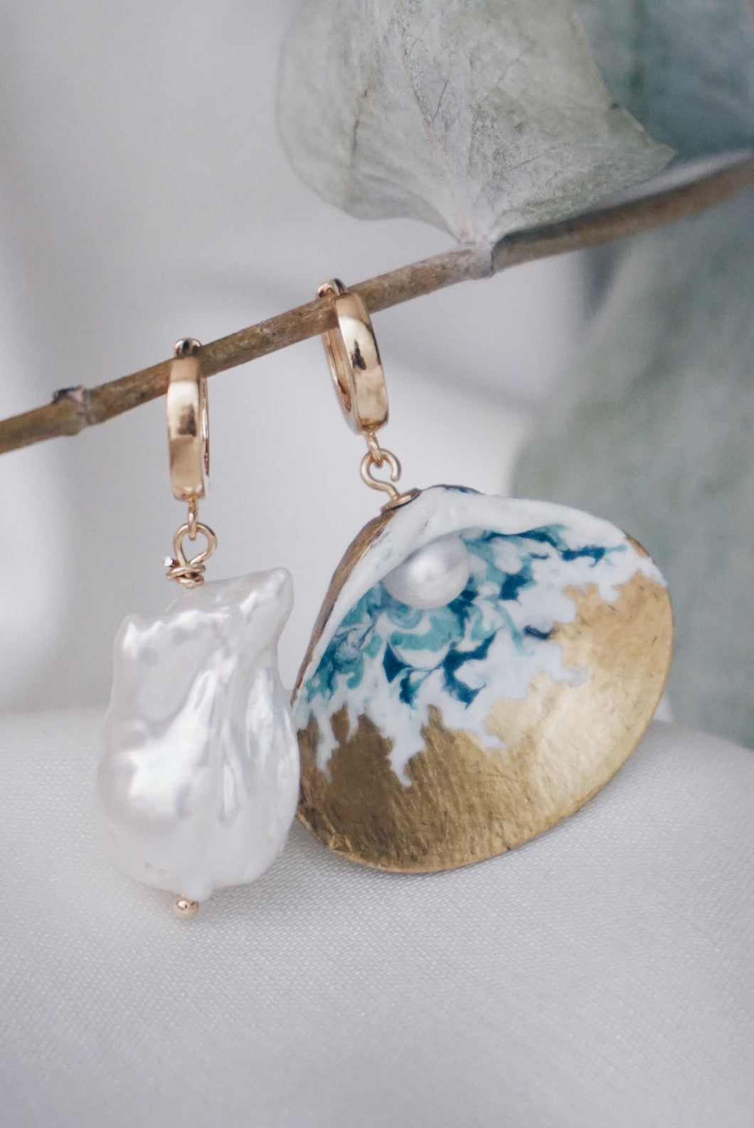 Matera seashell earrings