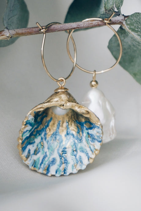 Lily seashell earrings