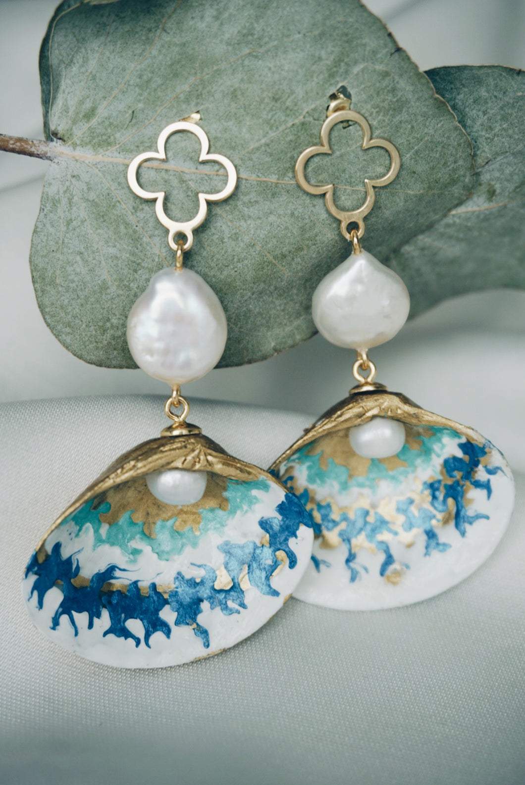 Mia seashell earrings