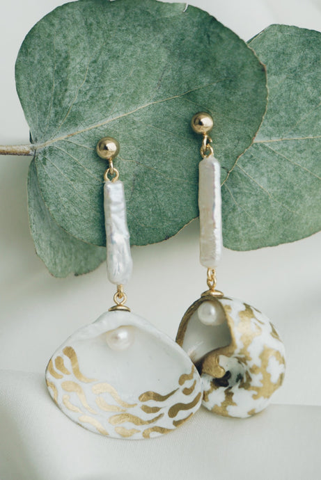 White baroque seashell earrings