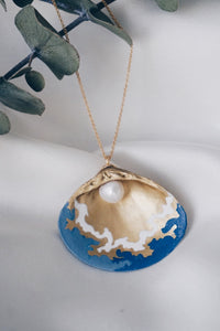 Marine seashell necklace