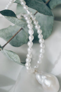 Sara baroque pearl necklace