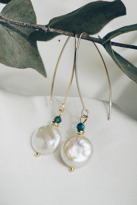 Creta pearl earrings