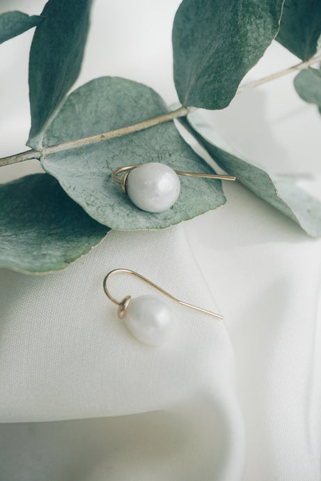 Lia pearl earrings