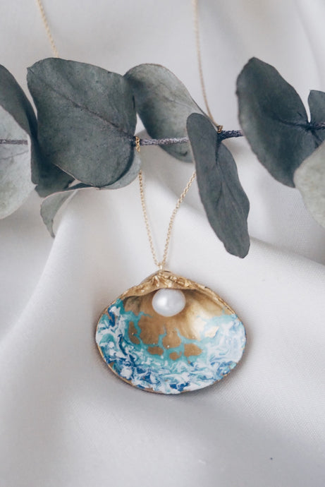 Sky seashell necklace