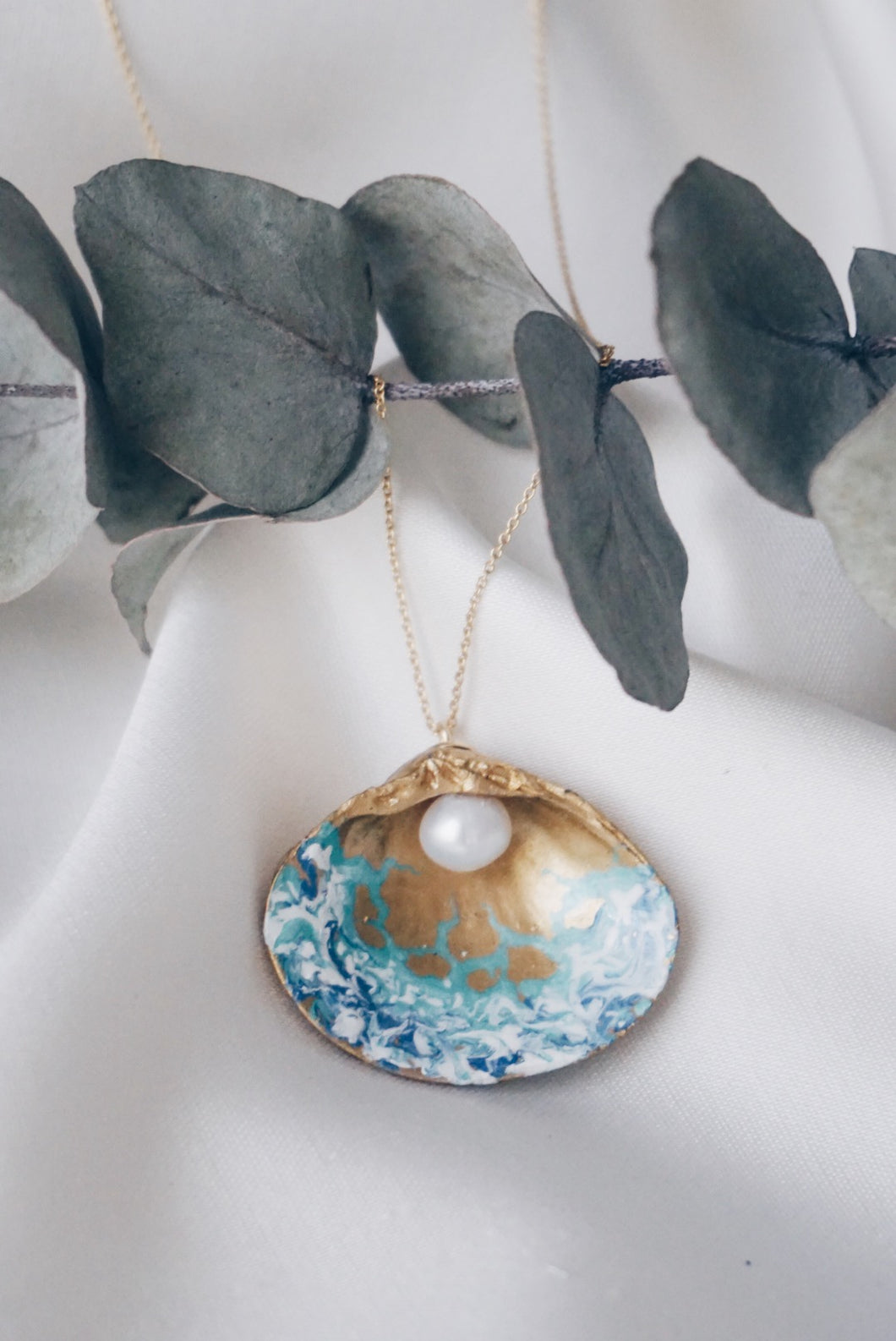 Sky seashell necklace