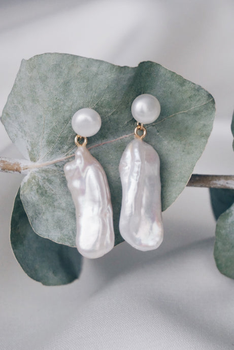 Biwa pearl earrings