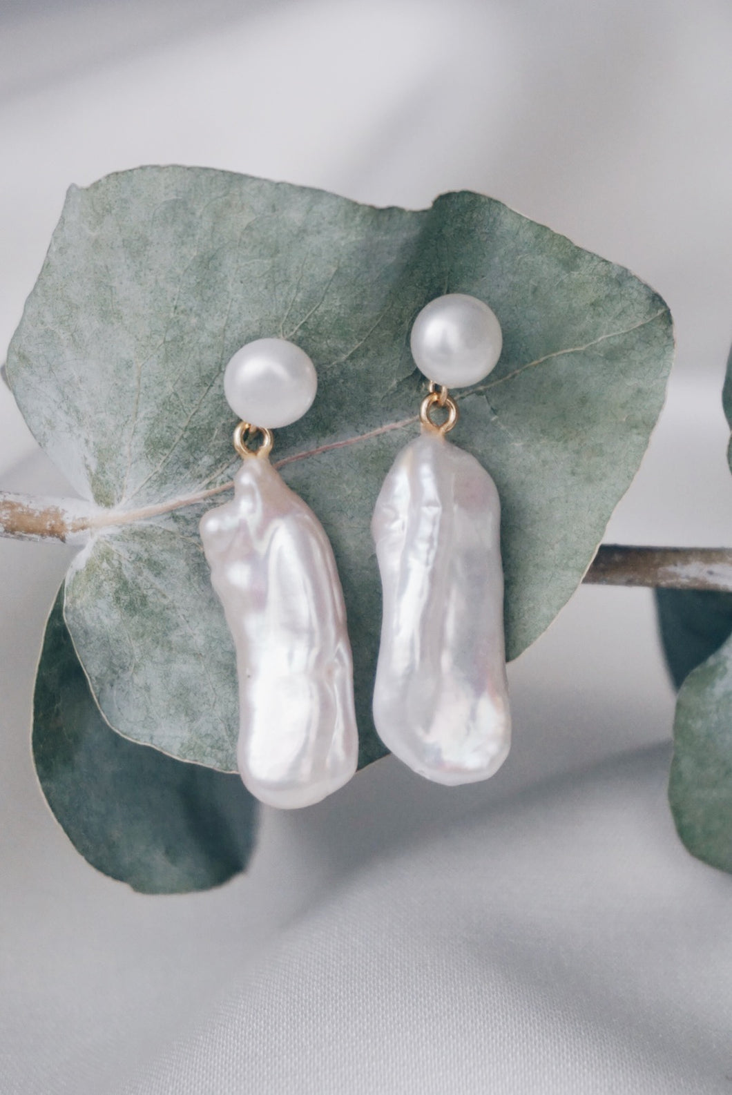 Biwa pearl earrings