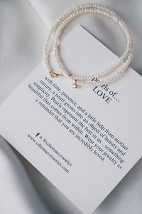 Delicate crystal pearl necklace