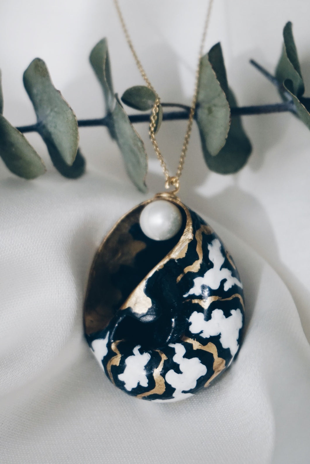 Black sea snail chain necklace