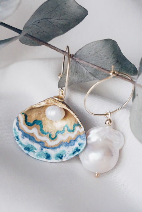 Light seashell earrings