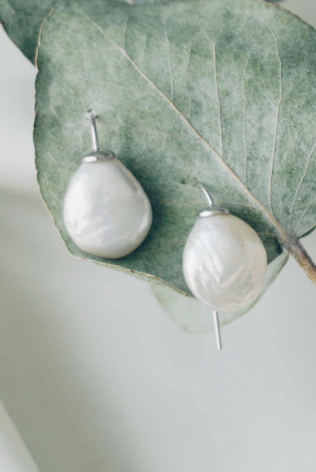 Lia silver pearl earrings