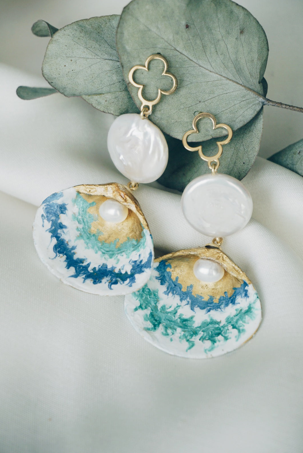 Mia seashell earrings