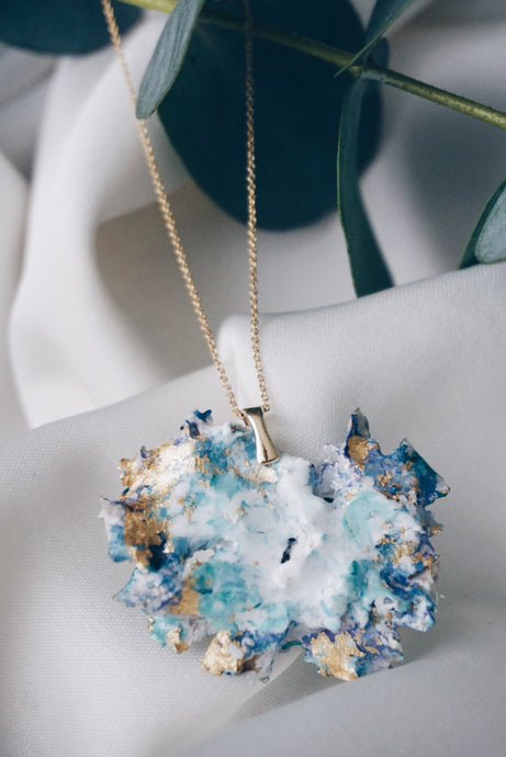 Violet moss chain necklace
