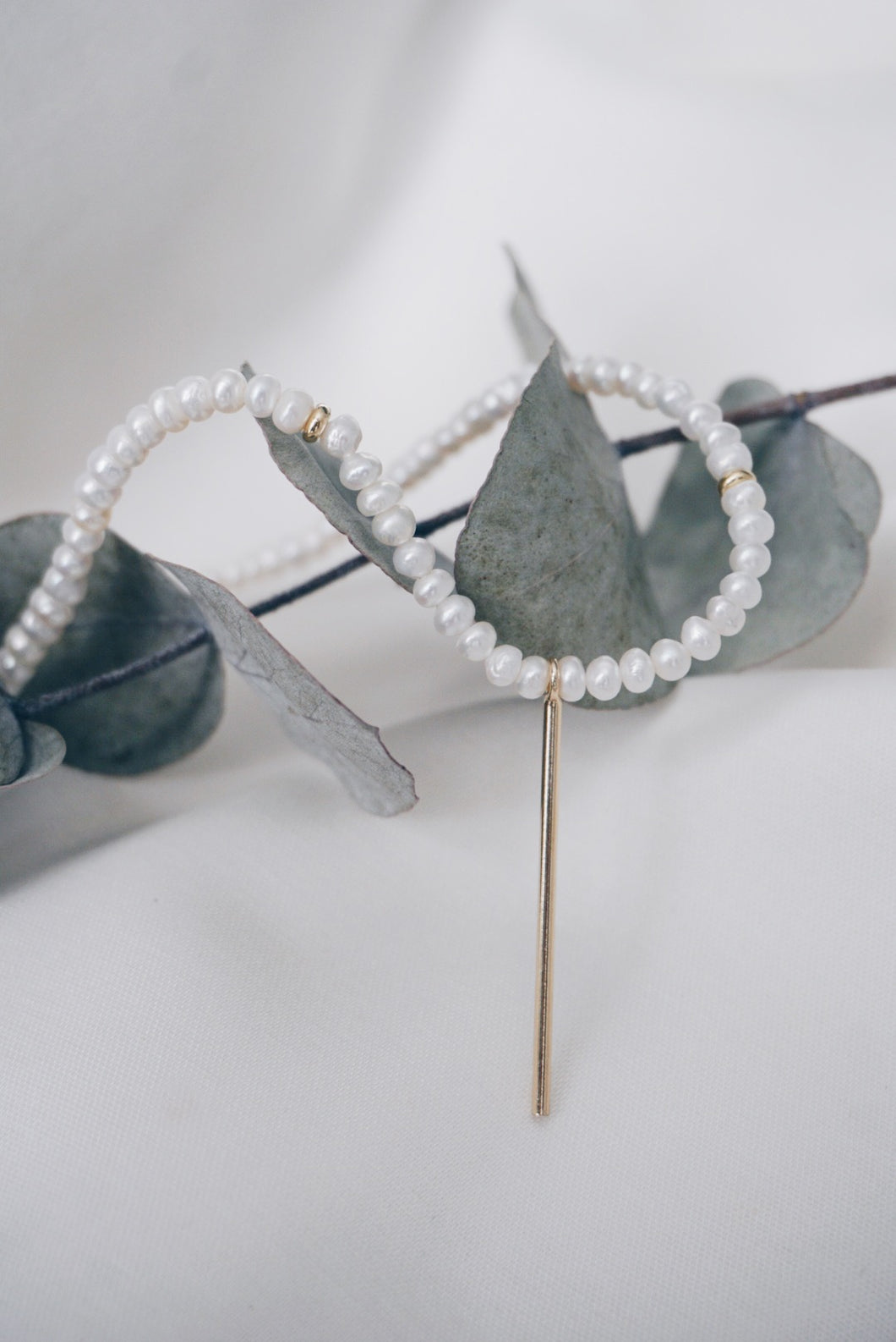 Bar pearl necklace