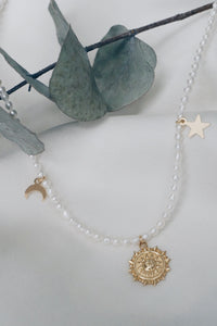 Sunny pearl necklace