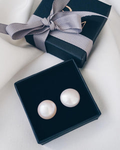 Mia white pearl earrings