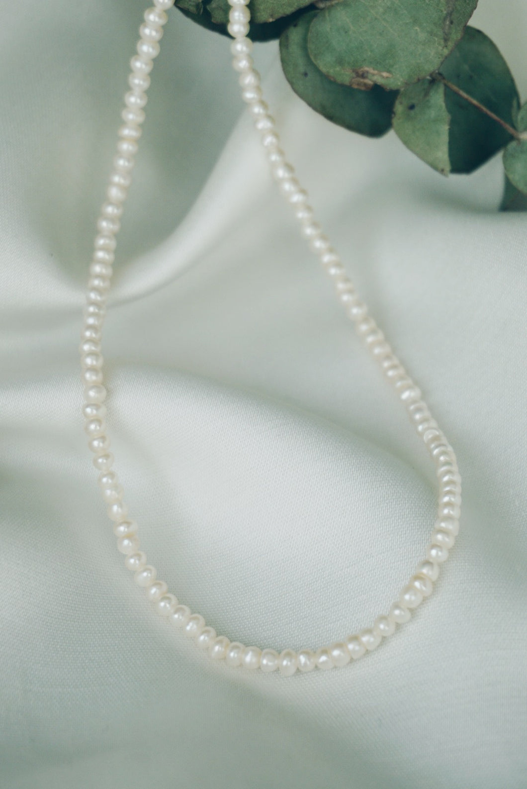 Special mini pearl necklace
