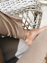Simple pearl ankle bracelet