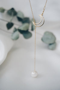 Moon pearl chain necklace