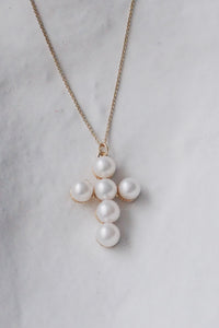 Cross pearl chain necklace