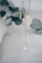 Moon pearl chain necklace